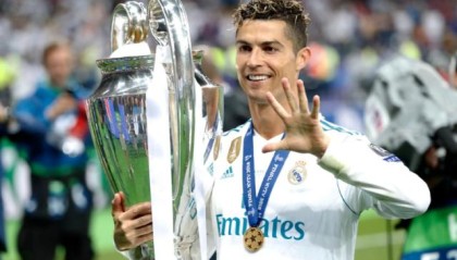 博鱼体育官网-40岁C罗荣誉簿：5座欧冠，5座金球